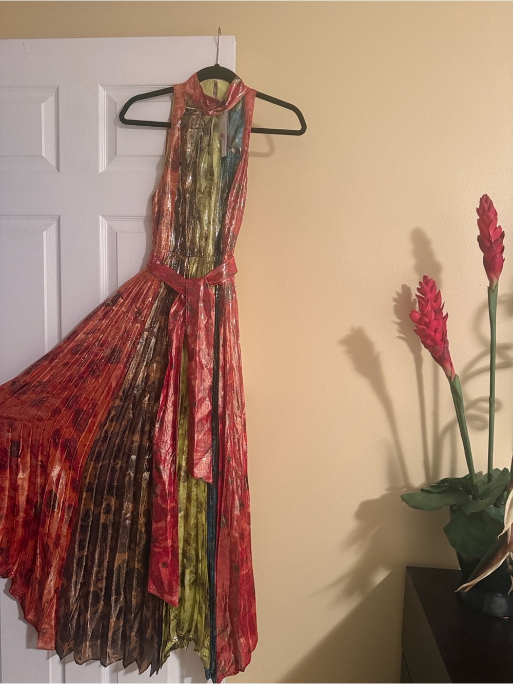 Alice + Olivia Metallic Mertie Maxi Dress Size O Vibrant Multi-Color Pleated Hal
